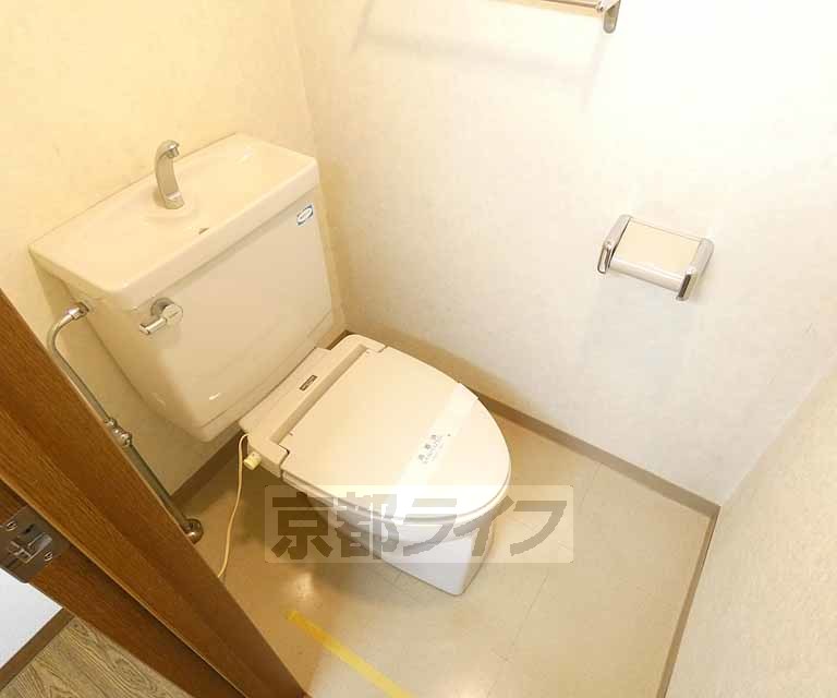 トイレ　神宮丸太町駅隣のセパレート・ＲＣマンション