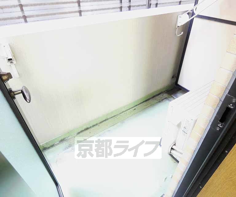 バルコニー　神宮丸太町駅隣のセパレート・ＲＣマンション