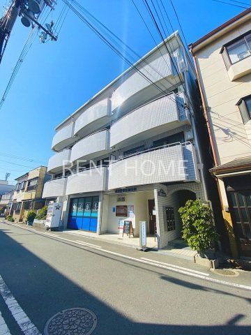 建物外観　鉄筋コンクリート造４階建て