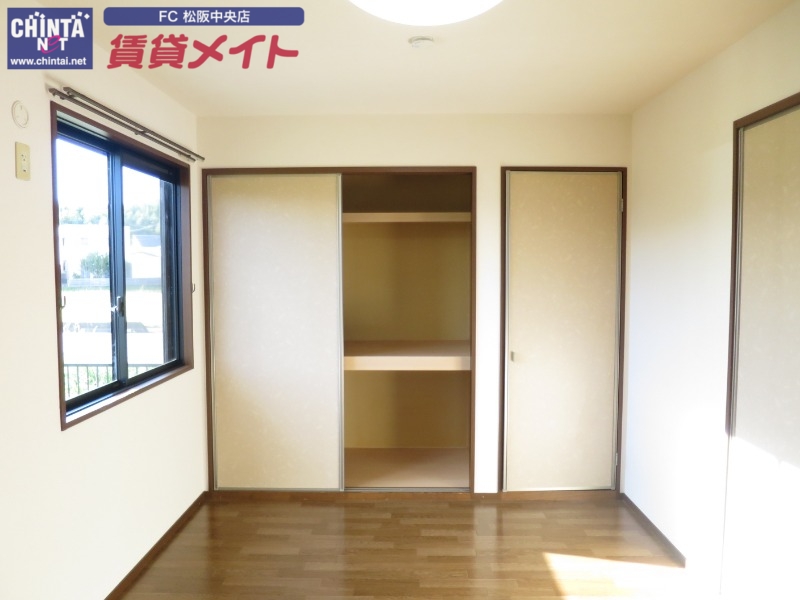 収納　同型参考写真