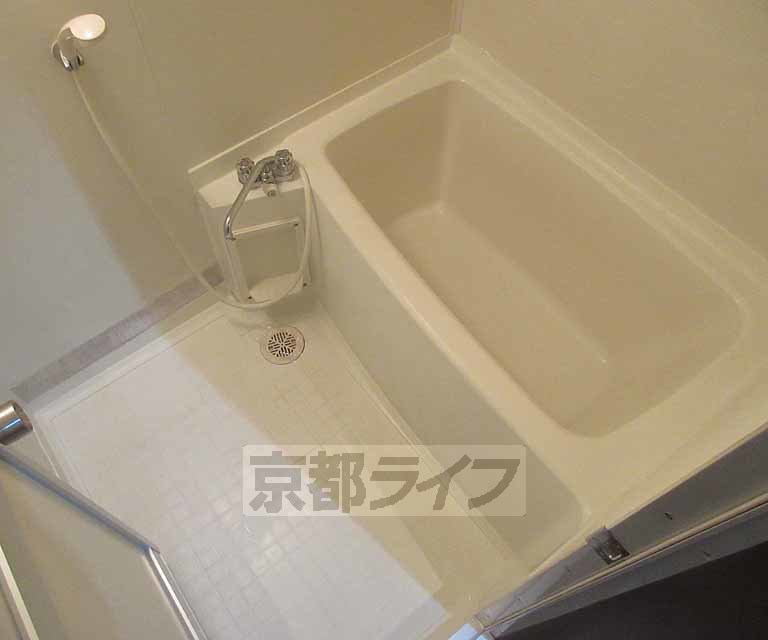 バス・シャワールーム　広くて快適・