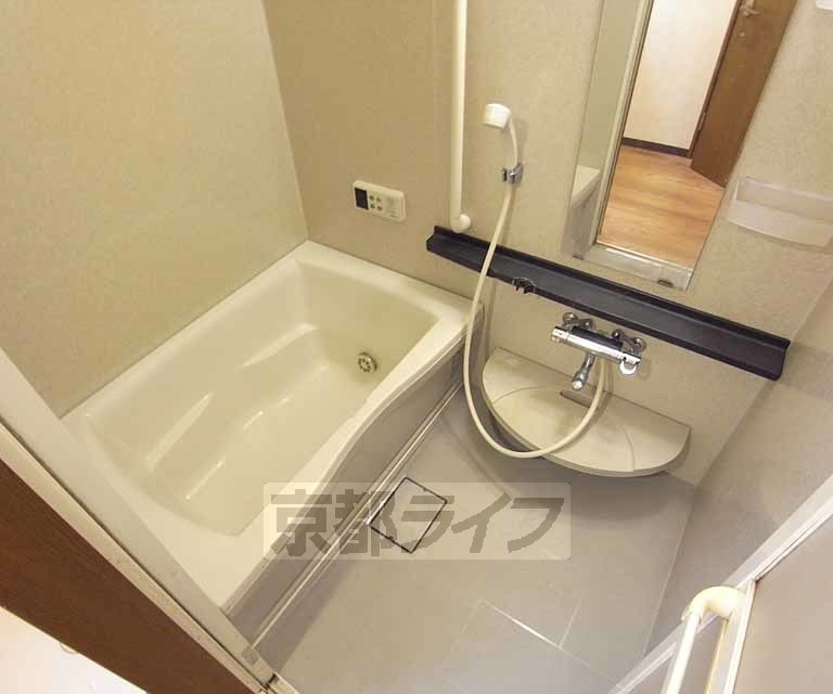 バス・シャワールーム　追い炊きも可能です。