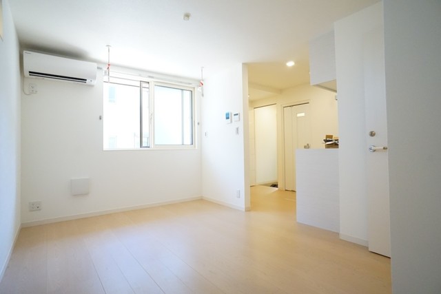 居室・リビング　居室空間だけで6帖あります