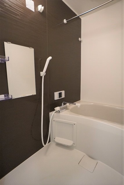 バス・シャワールーム　追焚給湯・浴室乾燥機完備