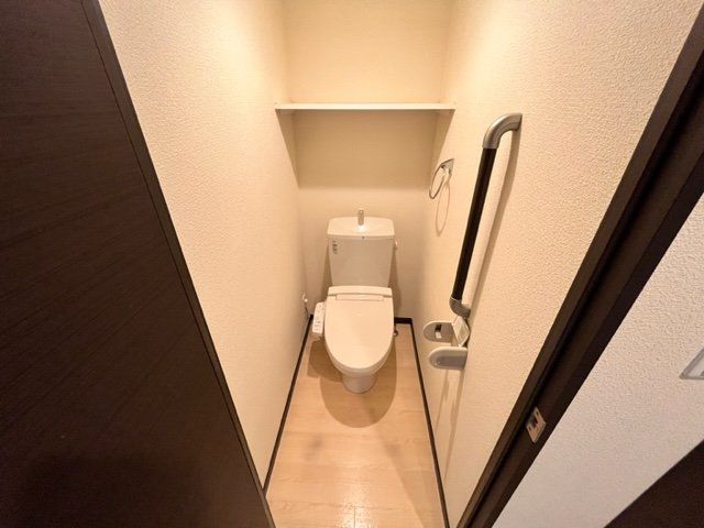 トイレ　温水便座付き