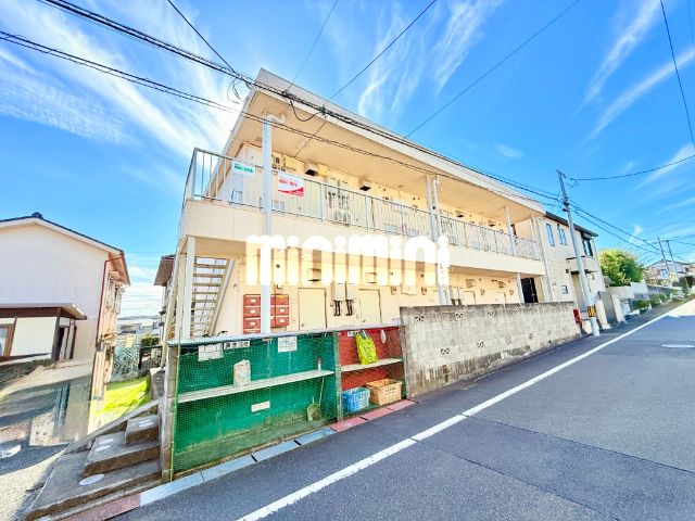 建物外観　明るい光がたっぷり差し込むお部屋です