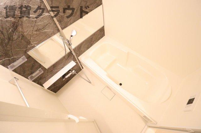 バス・シャワールーム　足を伸ばしてゆっくり入れる広々設計♪