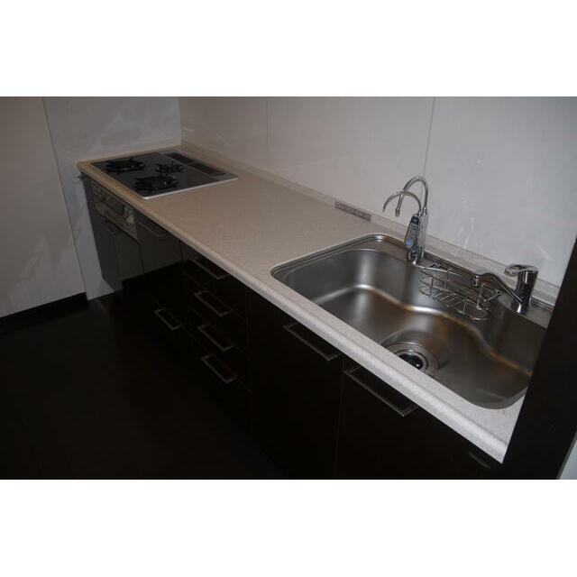 キッチン　３口ガスコンロ　システムキッチン