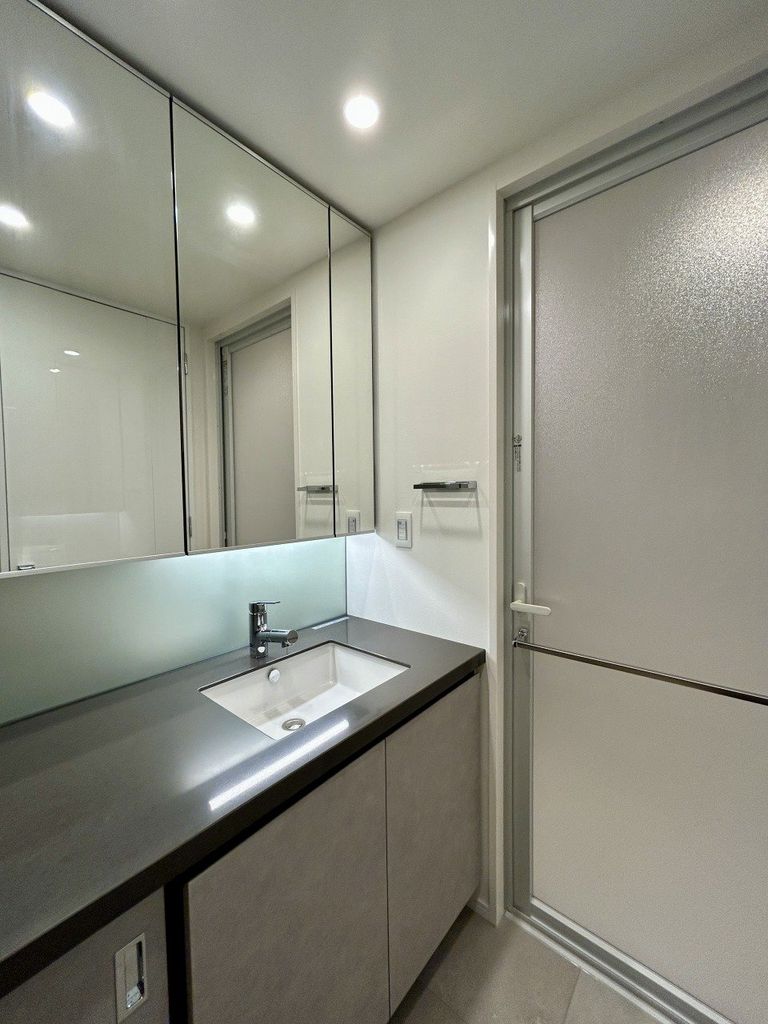 洗面設備　洗面室