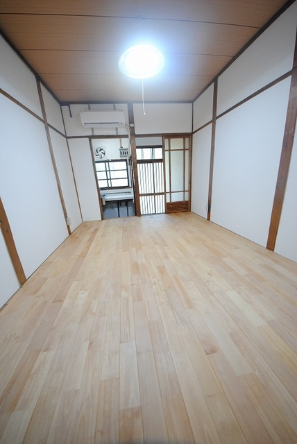 居室・リビング　写真は１０８号室