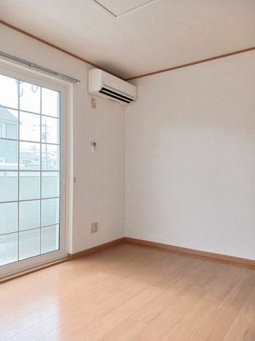 居室・リビング　内装もきれいです