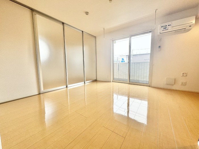 居室・リビング　LDK（別角度）