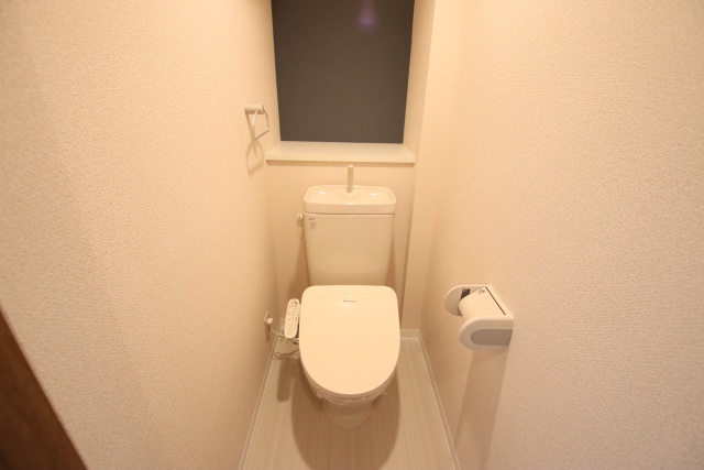 トイレ　※別室の参考写真の為、現況優先です。