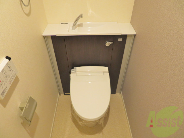トイレ　なんかおしゃれなトイレですね。しゃーーー