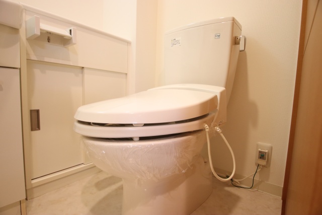 トイレ　※別室の参考写真の為、現況優先です。