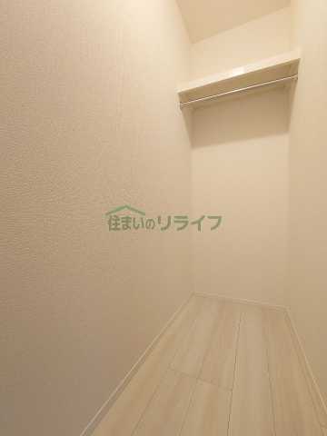 収納　アンジュール中野