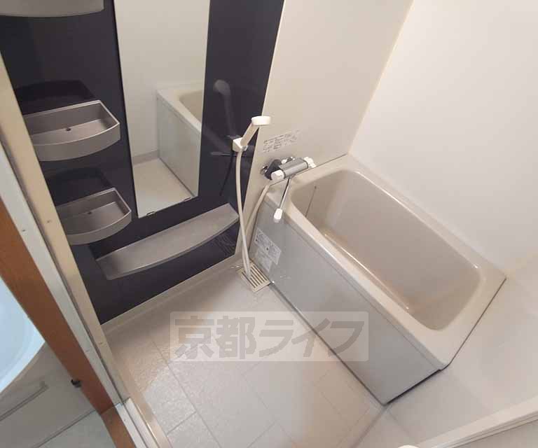 バス・シャワールーム　広々としてて、くつろぎ易いですね