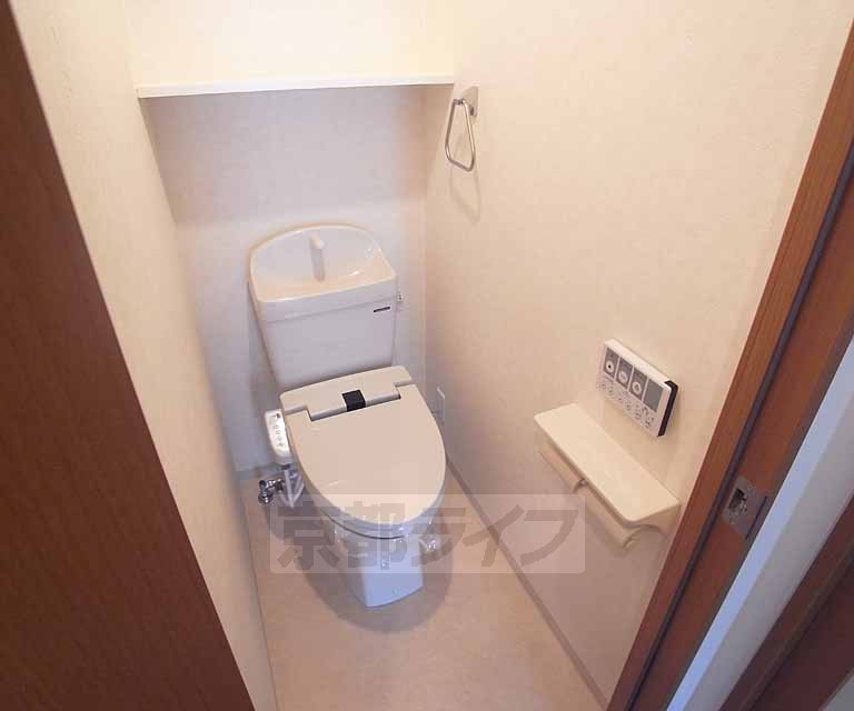 トイレ　ウォシュレット付きです