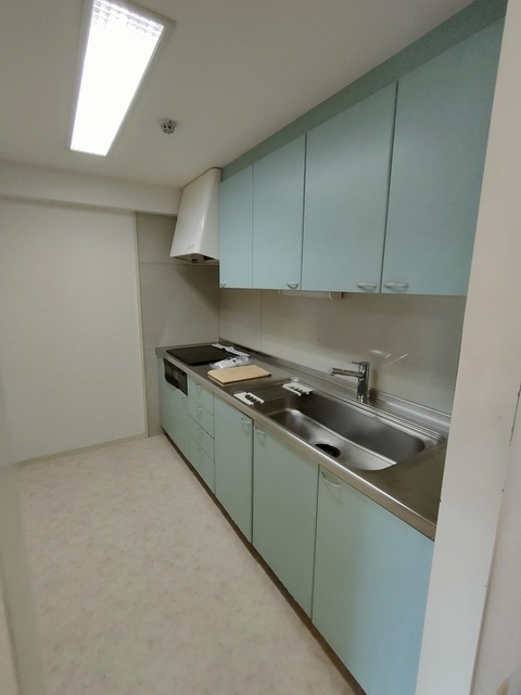 キッチン　＊キッチン＊３口コンロ・グリル付※前回募集時の写真です。