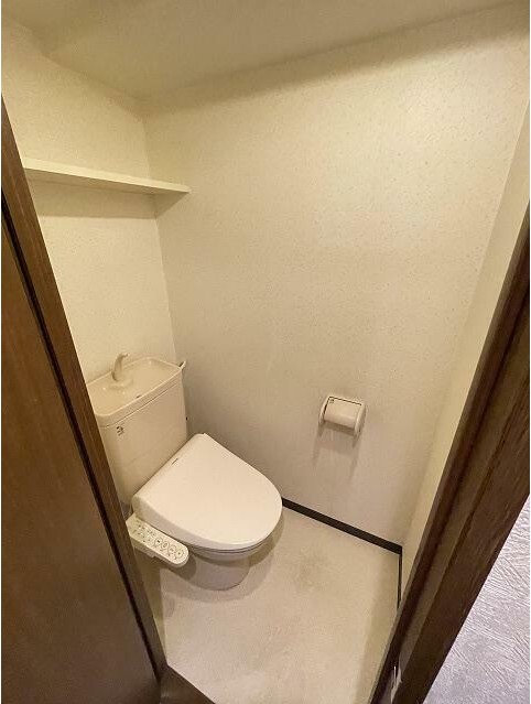 トイレ　嬉しい温水洗浄便座♪