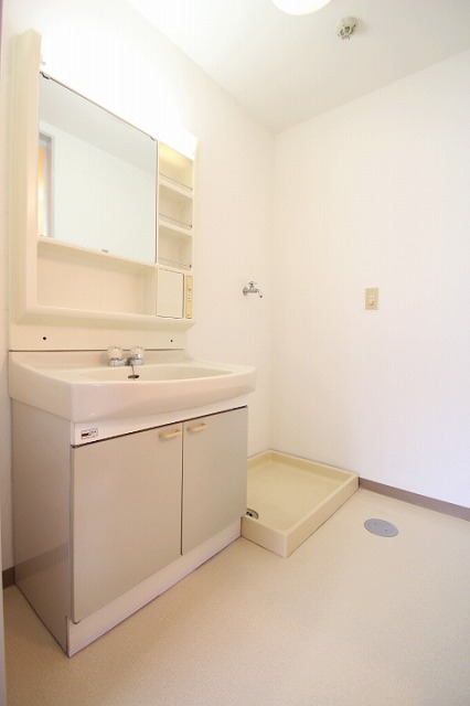 洗面設備　同物件別号室の写真です。