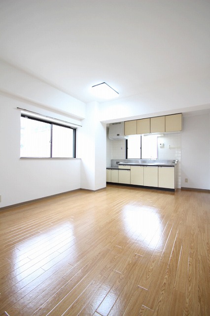 居室・リビング　同物件別号室の写真です。