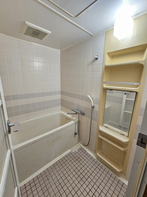 バス・シャワールーム　追い焚き可能