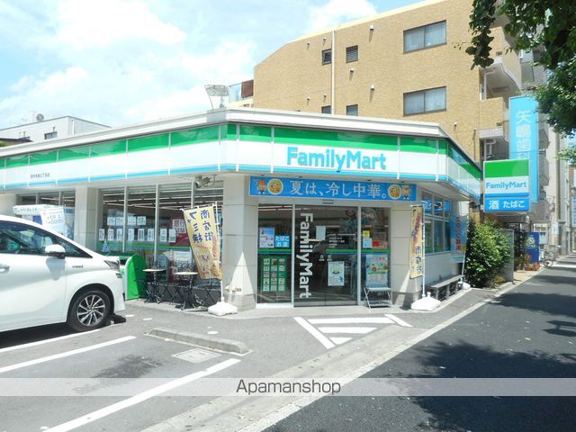 コンビニ　ファミリーマート（コンビニ）まで141m