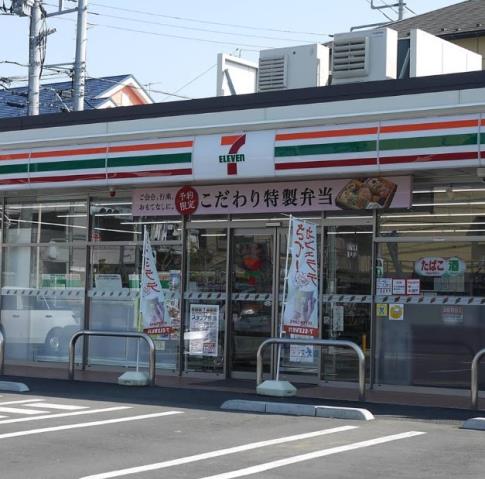 コンビニ　セブン－イレブン伊勢原神戸店（コンビニ）まで563m