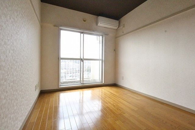 居室・リビング　☆日当たりの良いお部屋です☆