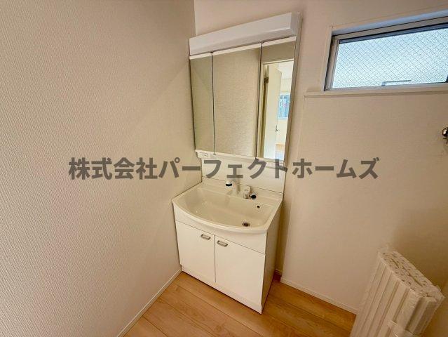 洗面設備　独立洗面台で身支度をすべて済ませてしまいましょう