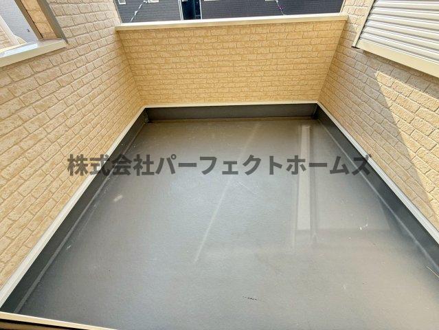 バルコニー　暖かな日差しのふりそそぐバルコニー