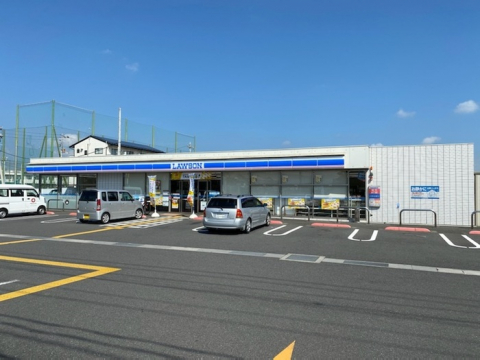 コンビニ　ローソン 南国篠原東泉店（コンビニ）まで765m