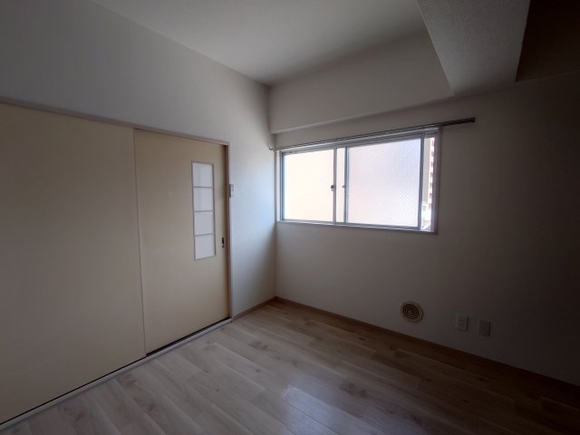 居室・リビング　同物件別号室の写真です。