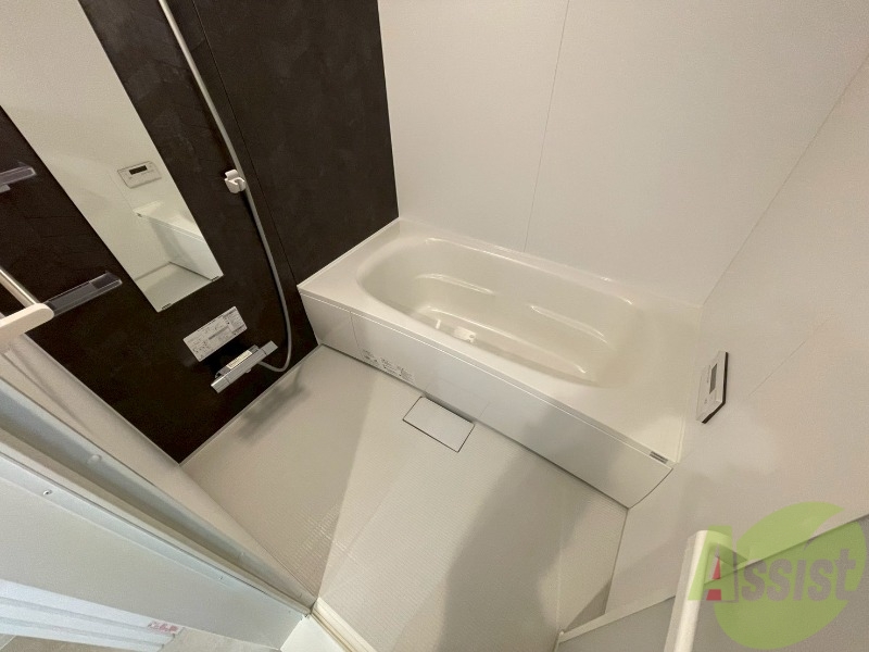 バス・シャワールーム　お風呂になります。一日の疲れを癒してくださいね。