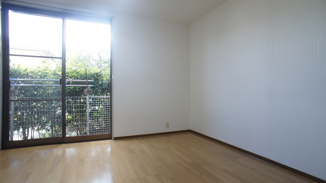 居室・リビング　南に面した洋室は採光・通風に優れた心地よい空間です！