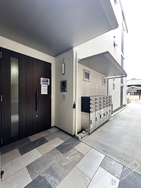 エントランス　オートロック完備で部外者はシャットアウト♪♪