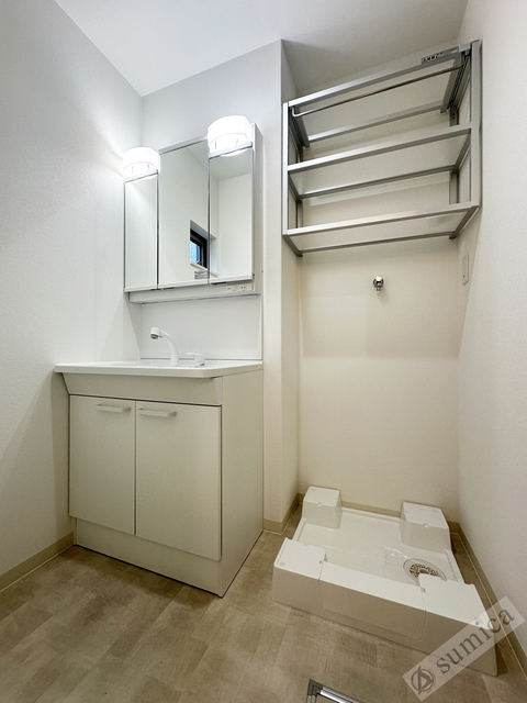 洗面設備　シャンプードレッサー付き・朝シャンもこちらで♪♪