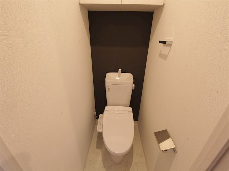 トイレ　温水洗浄便座付トイレ