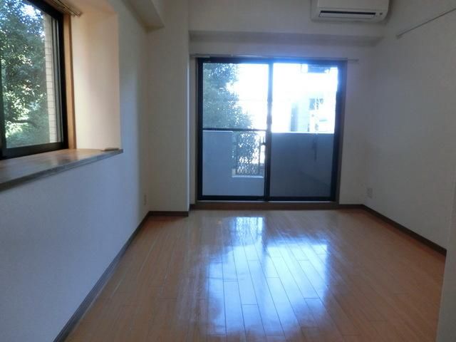 居室・リビング　★綺麗な居室です(別部屋の参考写真)★