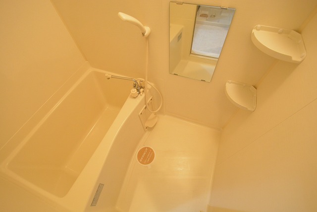 バス・シャワールーム　シンプルで機能的な浴室！