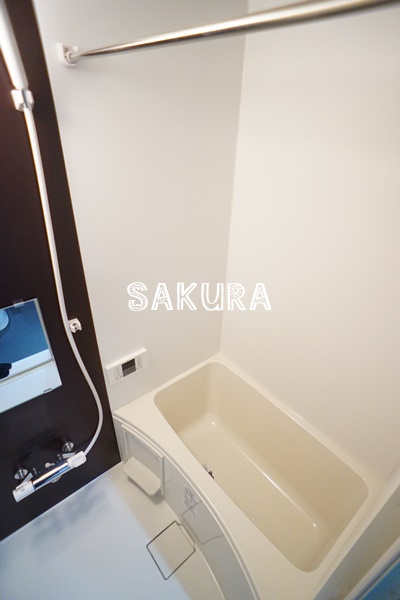 バス・シャワールーム　雨の日でも安心の浴室乾燥機付きです♪