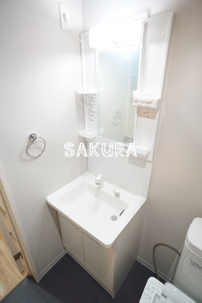 洗面設備　身支度に欠かせない独立洗面台♪