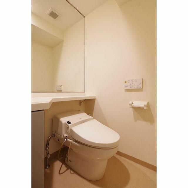 トイレ　別タイプ部屋　参考写真です