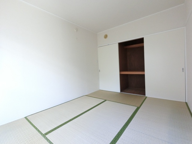 居室・リビング　6帖和室