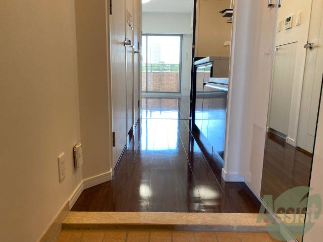 玄関　もちろんシューズＢＯＸも標準装備されております。大容量