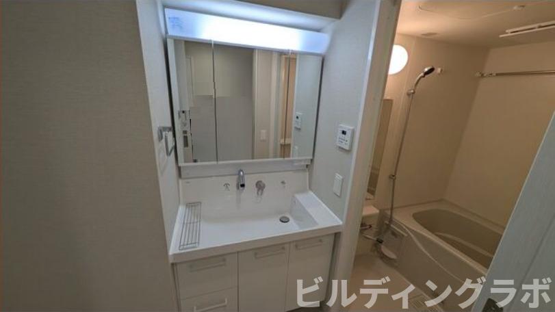 洗面設備　新築時撮影の為現況を優先いたします。