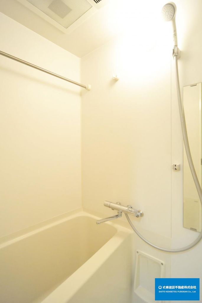 バス・シャワールーム　追焚機能があるので、冬場はすぐに温め直せて、水道代も節約で…