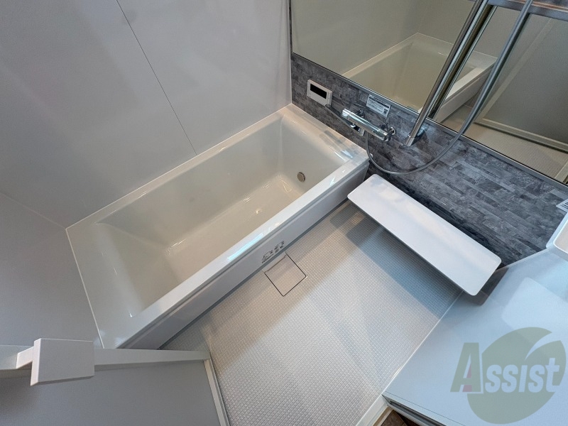 バス・シャワールーム　お風呂になります。一日の疲れを癒してくださいね。