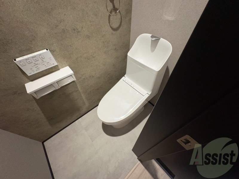 トイレ　シャワートイレになっているので快適です！